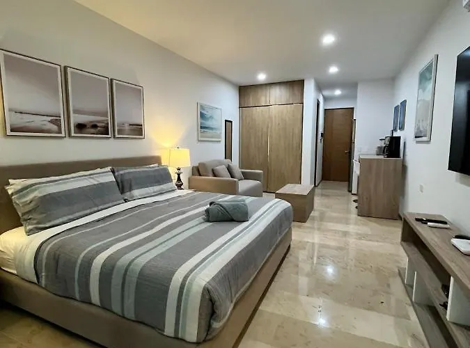 Luxury On The 5th Avenue Ocean View Rooftop I By Yeah *